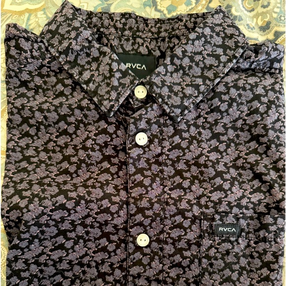 Like New Ruca Button Down Medium - Picture 2 of 7
